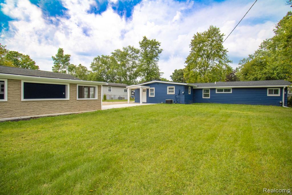5480 OAK PARK Drive, Clarkston, MI — Photo 4