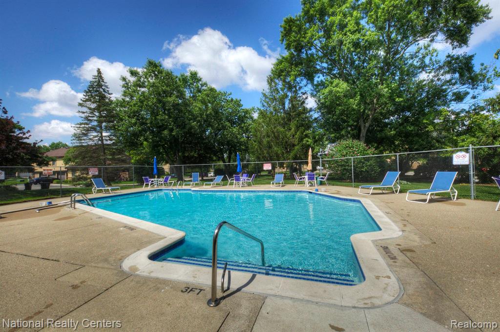 41702 BEDFORD Drive, Canton, MI 48187 — Photo 26