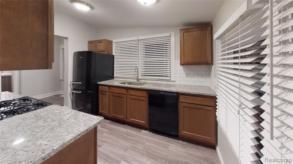 4015 Oak Knoll Road, Waterford, MI 48328 — Photo 3
