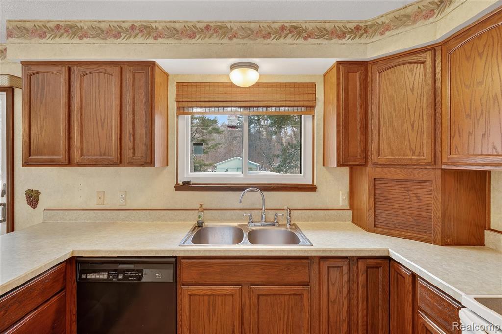 500 Granger Road, Ortonville, MI 48462 — Photo 19