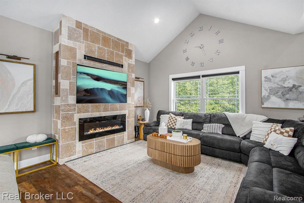 601 E North Street, Hastings, MI 49058 — Photo 4