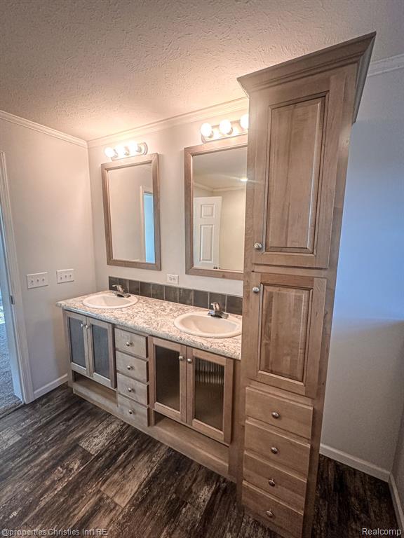 11201 SPRING ARBOR, South Lyon, MI 48178 — Photo 26