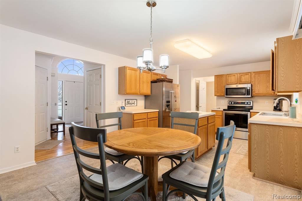 7983 SPRINGWATER Drive, Ypsilanti, MI 48197 — Photo 12