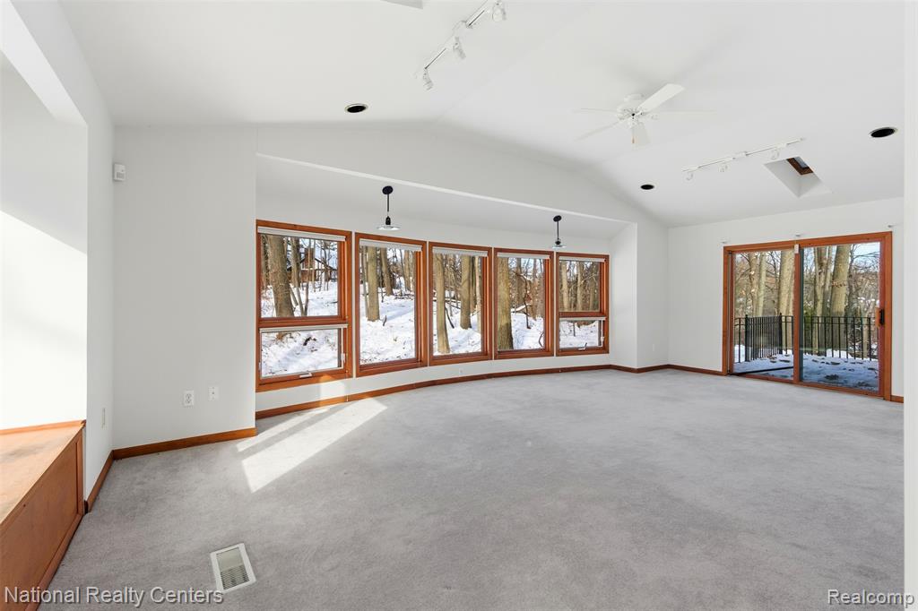 4710 Cove Road, West Bloomfield, MI 48323 — Photo 40