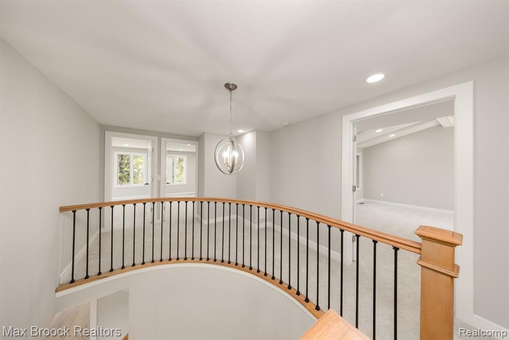 5240 CLARENDON CREST Street, Bloomfield Hills, MI 48302 — Photo 21