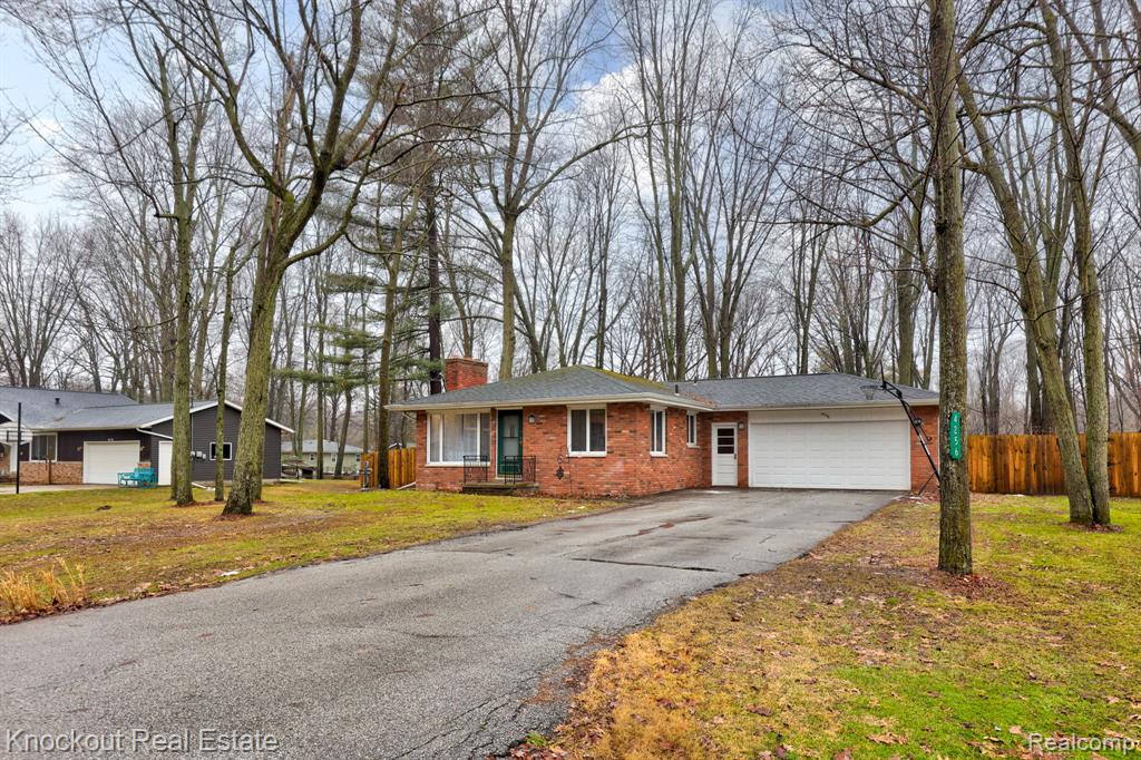 4256 Emerald Drive, Bridgeport, MI 48722 — Photo 44