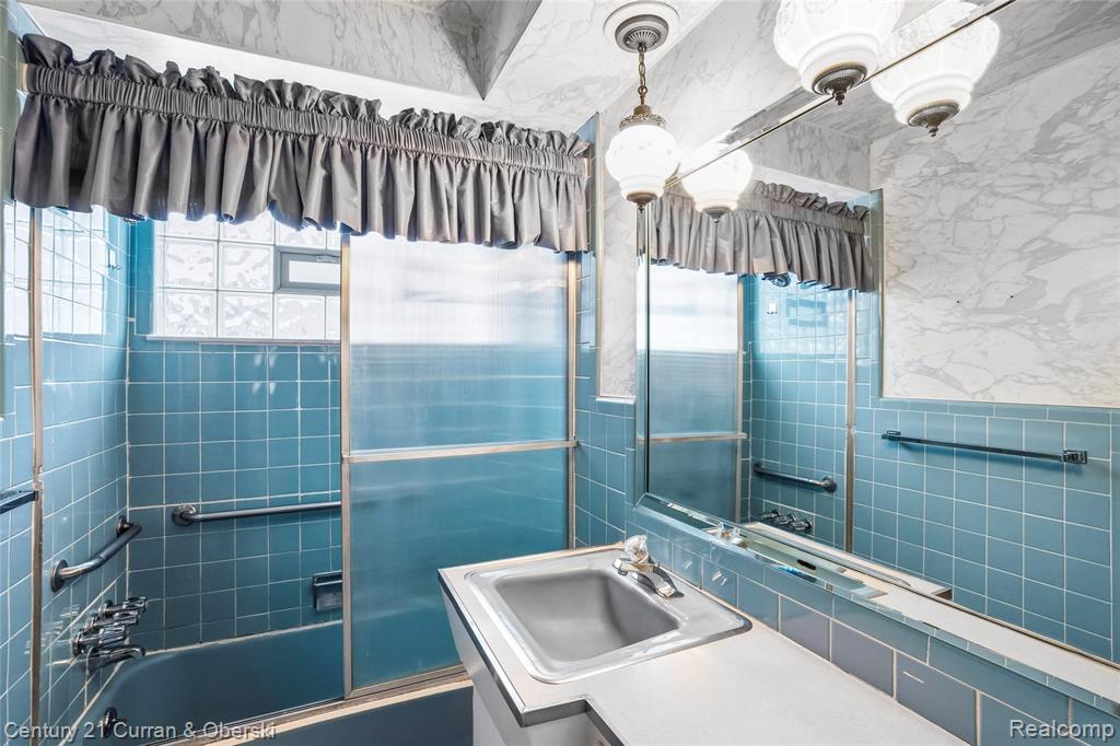 7479 N Charlesworth Street, Dearborn Heights, MI 48127 — Photo 19