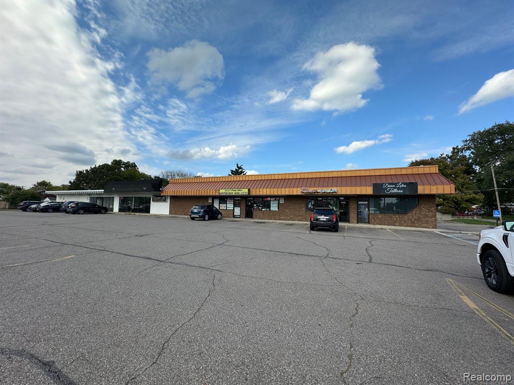 28900 WARREN Road, Westland, MI