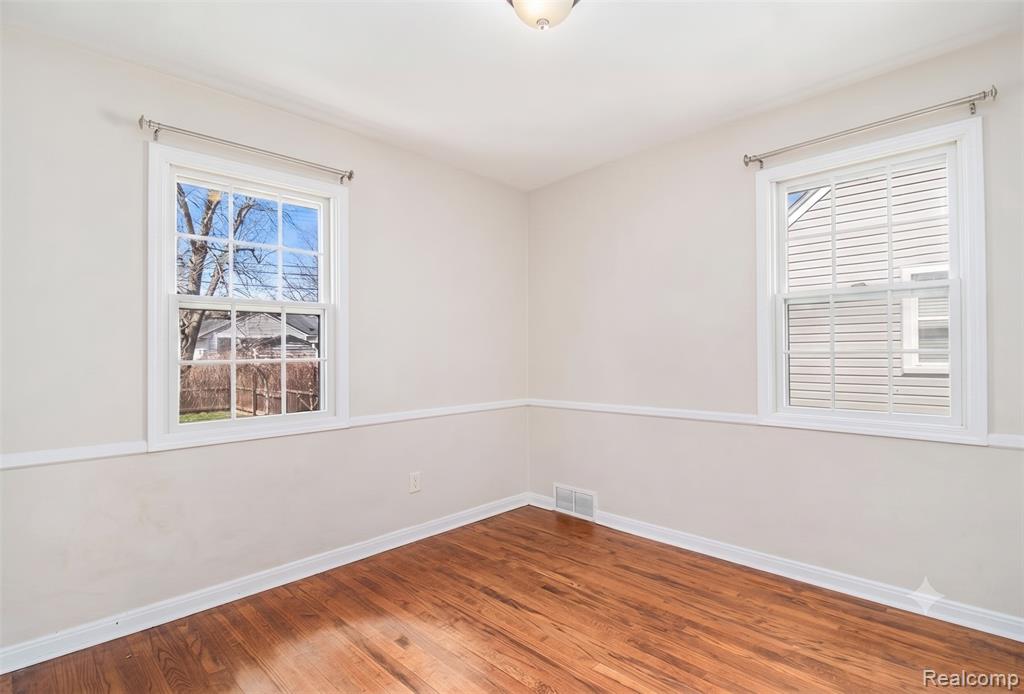 633 N Dorchester Road, Royal Oak, MI 48067 — Photo 11