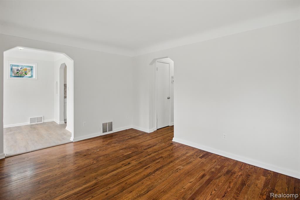 882 STEWART Avenue, Lincoln Park, MI 48146 — Photo 6
