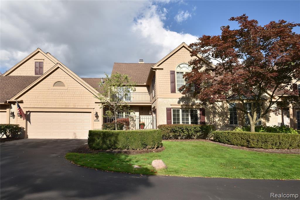 457 Cambridge Way, Bloomfield Hills, MI 48304 — front exterior