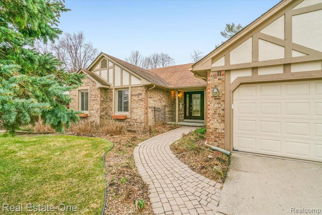 16161 WEATHERFIELD Drive, Northville, MI 48168 — front exterior