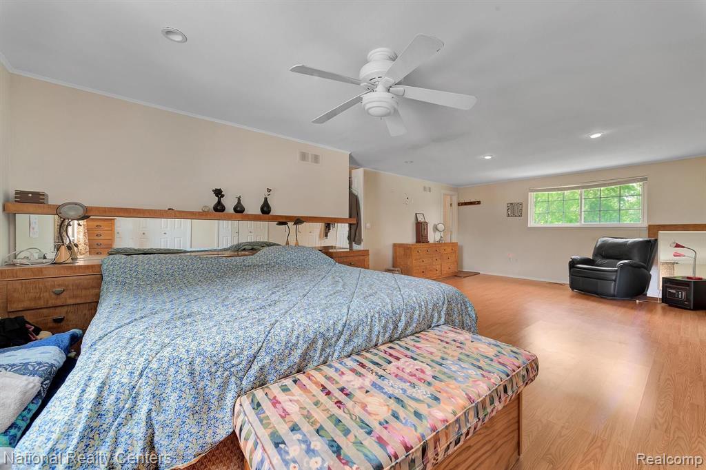 5450 Pocono Street, West Bloomfield, MI 48323 — Photo 36