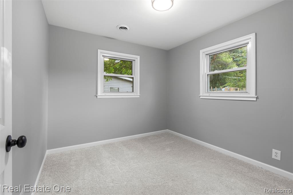 48037 Remer Avenue, Shelby Twp, MI 48317 — Photo 15