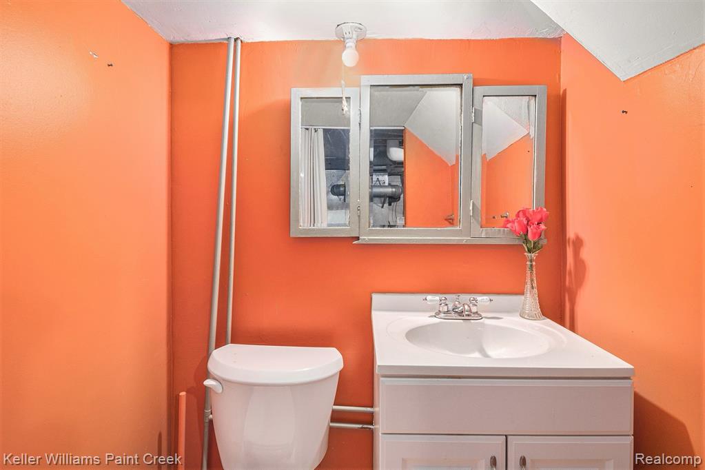 8160 Busch Street, Center Line, MI 48015 — Photo 18