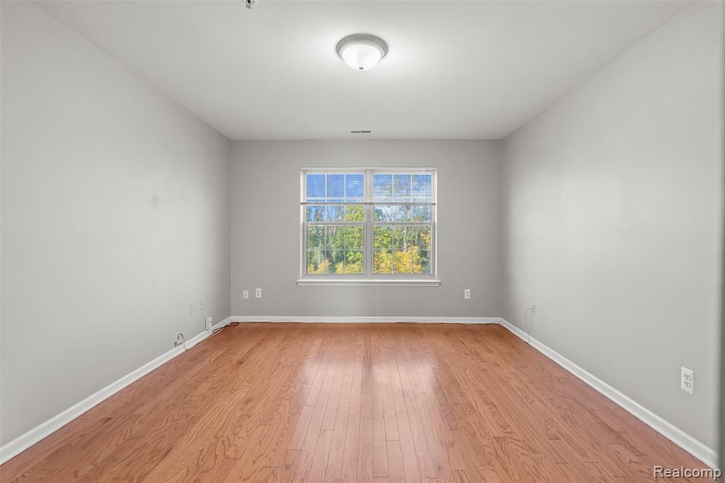 470 Old Pine Way, Walled Lake, MI 48390 — Photo 17