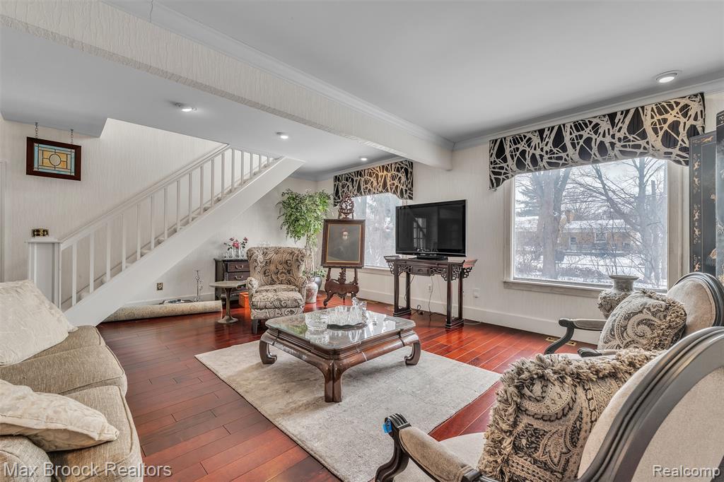 23009 Maple Avenue, Farmington, MI 48336 — Photo 25