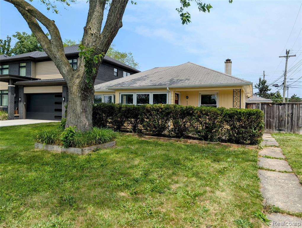 4302 Mandalay Avenue, Royal Oak, MI 48073 — Photo 2