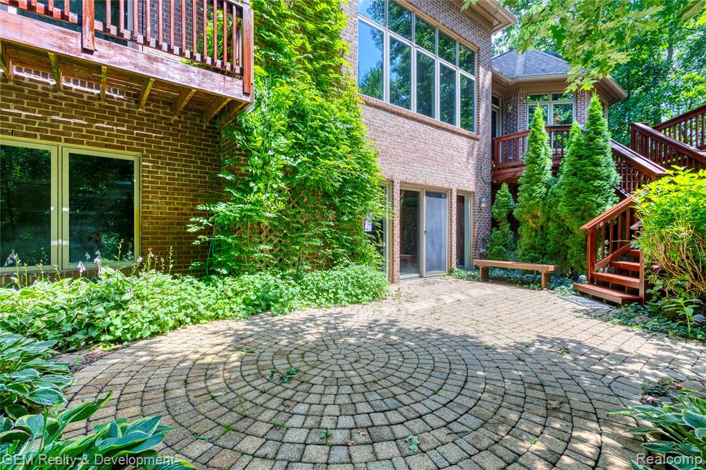 9054 Green Hickory Lane, Fenton, MI 48430 — Photo 59
