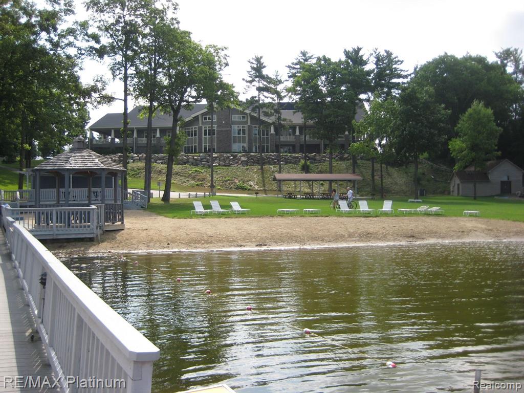4355 Oak Pointe Drive, Brighton, MI 48116 — Photo 45