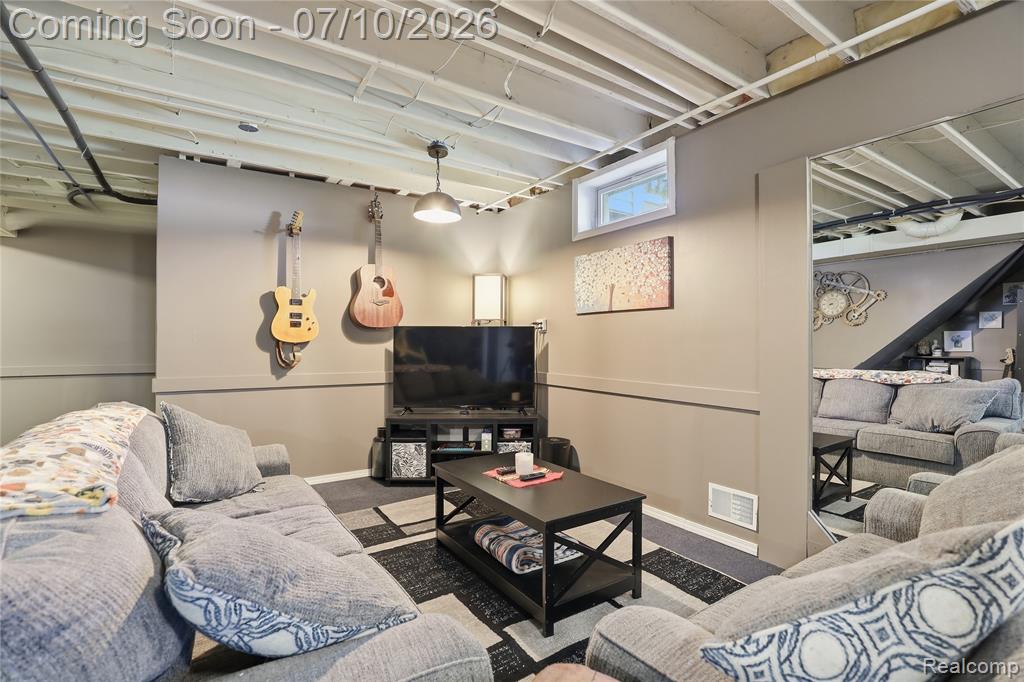 5275 E Maple Avenue, Grand Blanc, MI 48439 — Photo 36