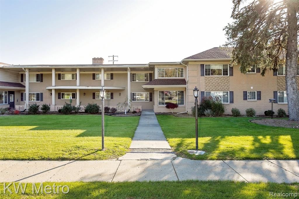 2377 WALTON Boulevard, Rochester Hills, MI 48309