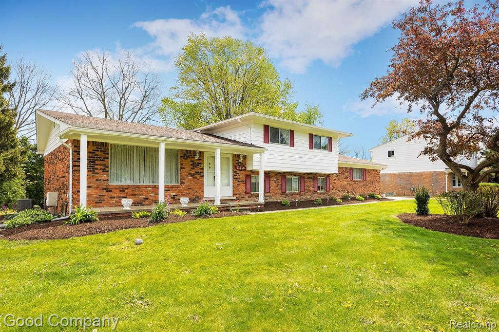 53258 BANCROFT Drive, Shelby Twp, MI 48316 — Photo 2