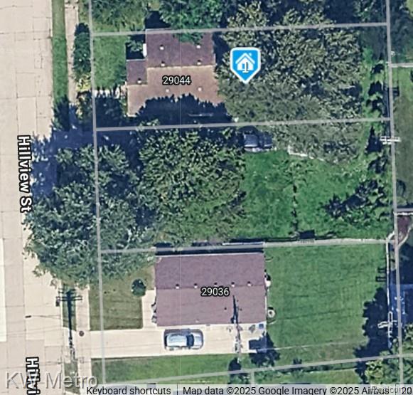 Vacant Hillview N Hillview, Roseville, MI 48066 — front exterior