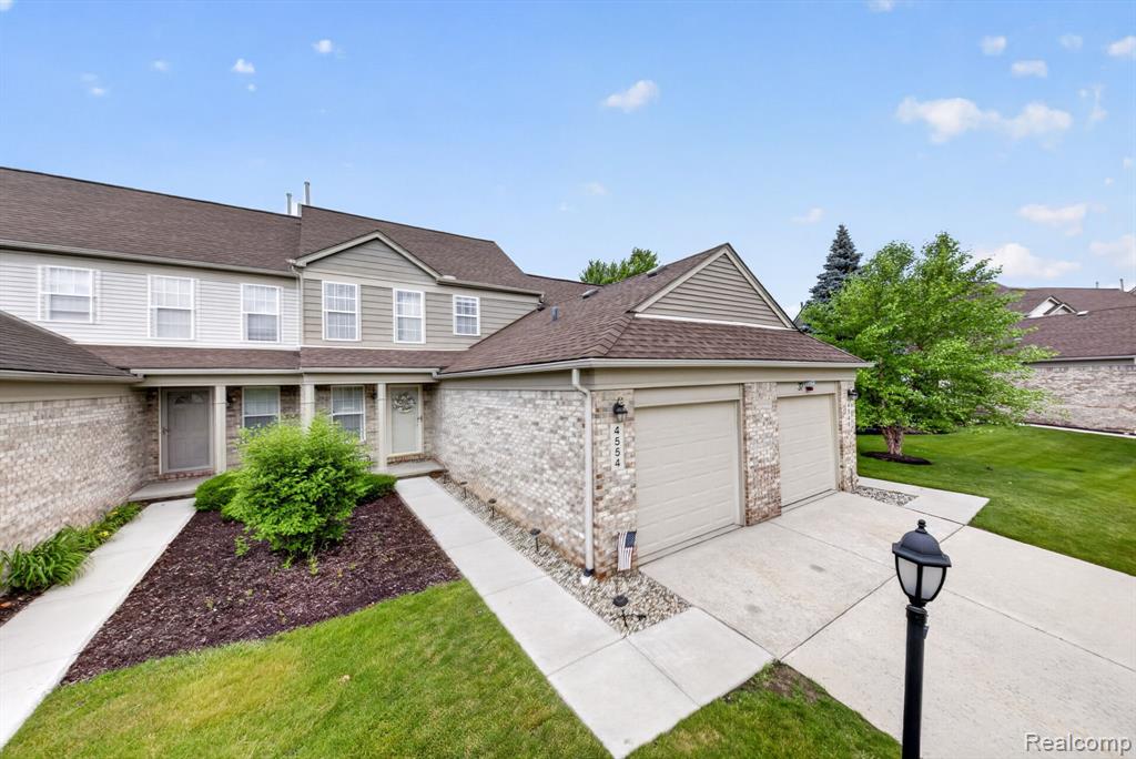 4554 Hunters Circle E, Canton, MI 48188 — front exterior