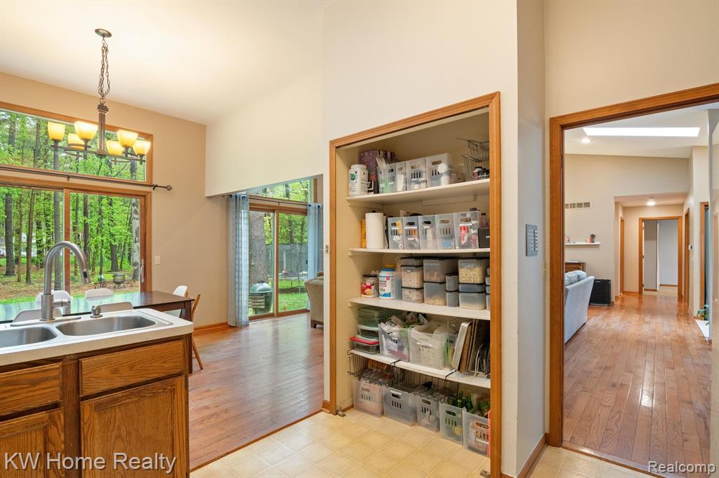 4143 EMERALD PINES Drive, Commerce Twp, MI 48390 — Photo 20