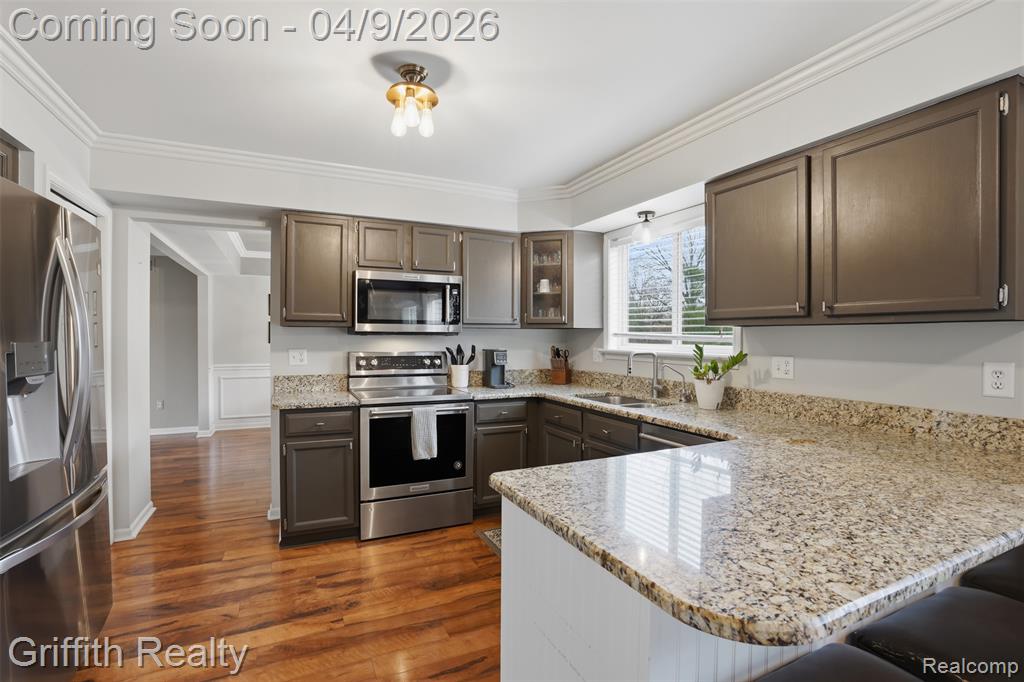 938 Meadowbrook Court, Milford, MI 48381 — Photo 7
