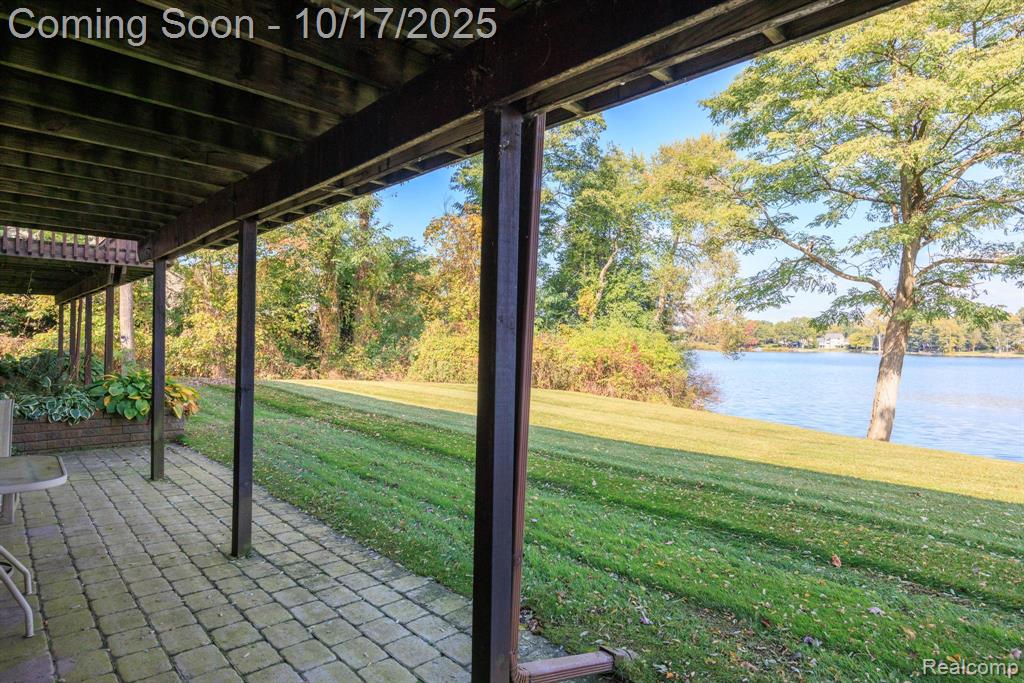7109 Bluewater Drive, Clarkston, MI 48348 — Photo 33