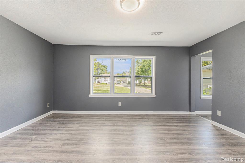 11472 Cadillac Avenue, Warren, MI 48089 — Photo 4