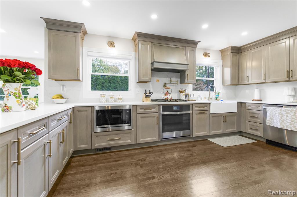 7005 Cathedral Drive, Bloomfield Hills, MI 48301 — Photo 12