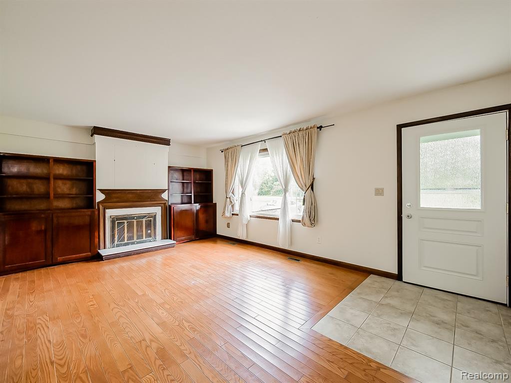 52010 11 Mile Road, South Lyon, MI 48178 — Photo 10