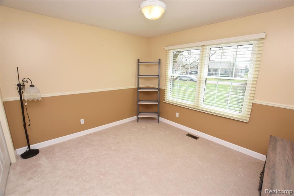 8274 North PORT, Grand Blanc, MI 48439 — Photo 9