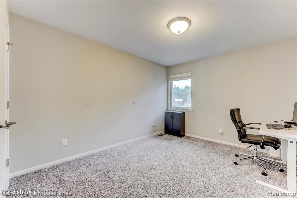 50784 SEVILLA Circle, Novi, MI — Photo 70