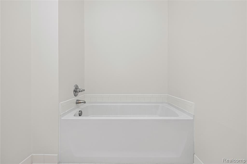 43270 Pendleton Circle, Sterling Heights, MI 48313 — Photo 21