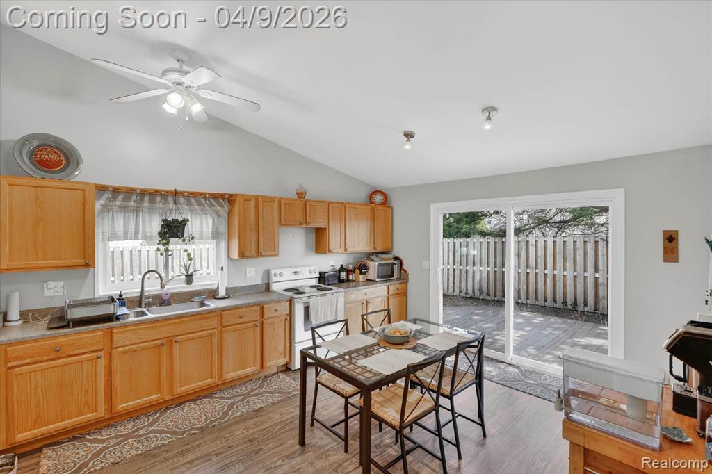 29100 Tawas Street, Madison Heights, MI 48071 — Photo 16