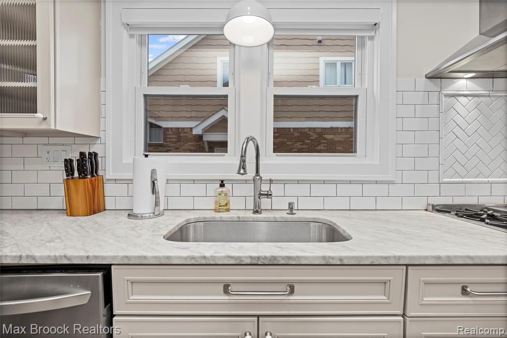 967 Ann Street, Birmingham, MI 48009 — Photo 23