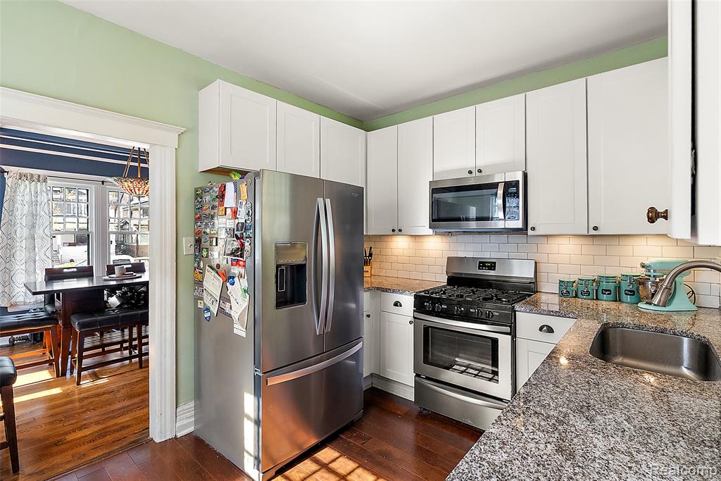 867 Edison Street, Detroit, MI 48202 — Photo 12