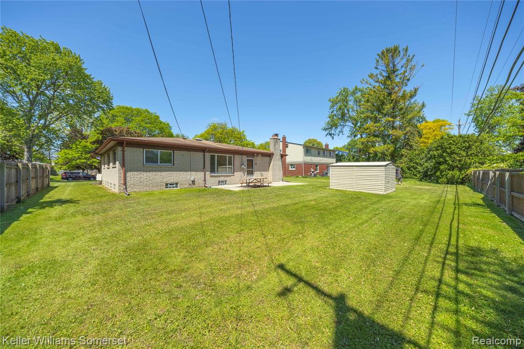 5292 ABINGTON Drive, Troy, MI 48085 — Photo 33