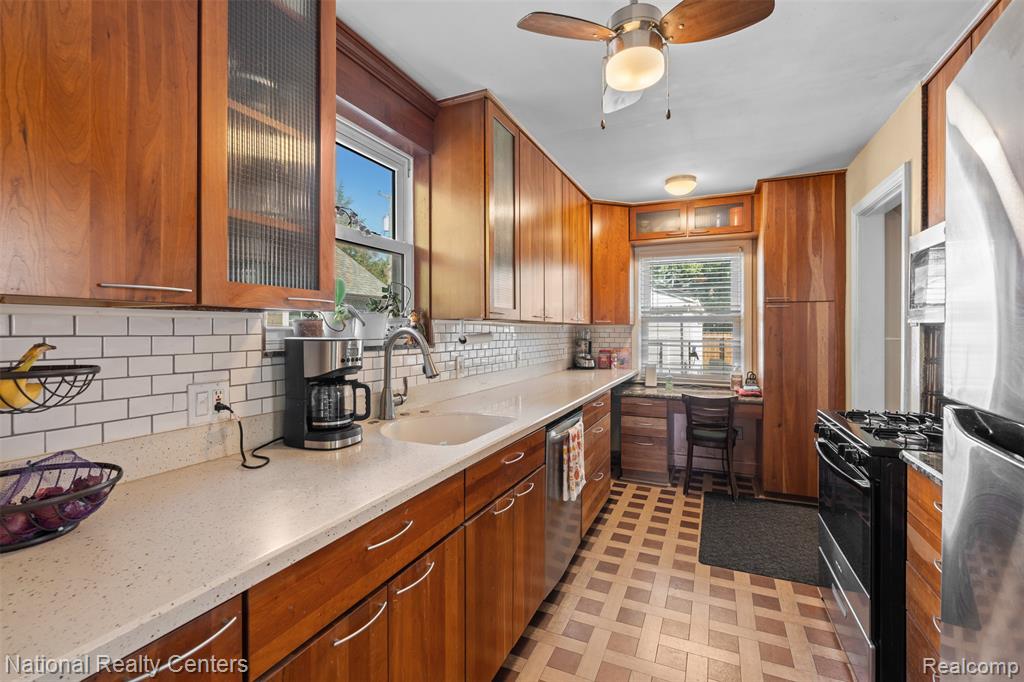 10834 Talbot Avenue, Huntington Woods, MI — Photo 13
