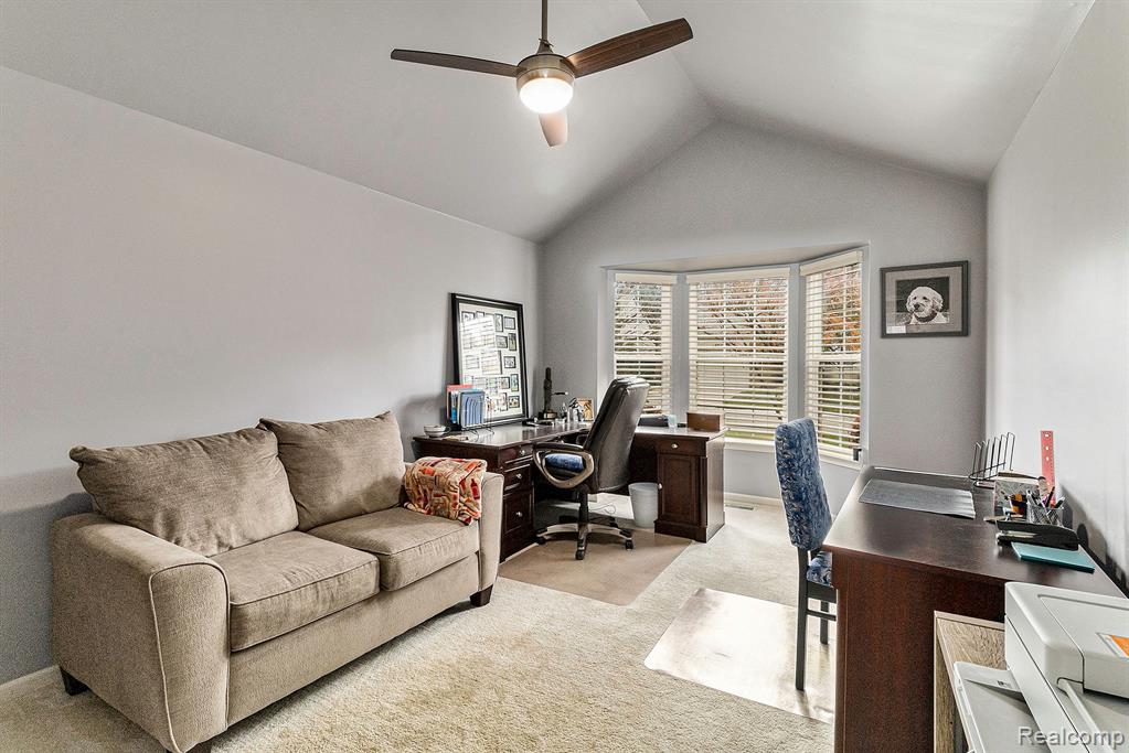 648 WOODHAVEN Drive, Commerce Twp, MI 48390 — Photo 14