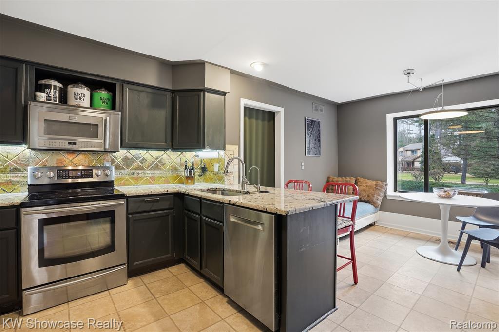 4145 Cumberland Ct, Commerce Twp, MI 48390 — Photo 10