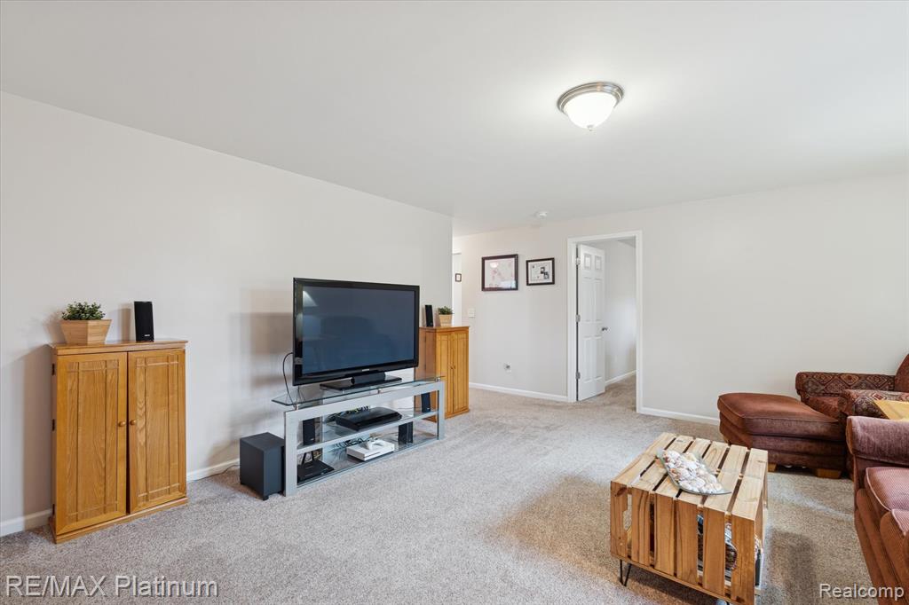 16519 Bedington Drive, Linden, MI 48451 — Photo 32