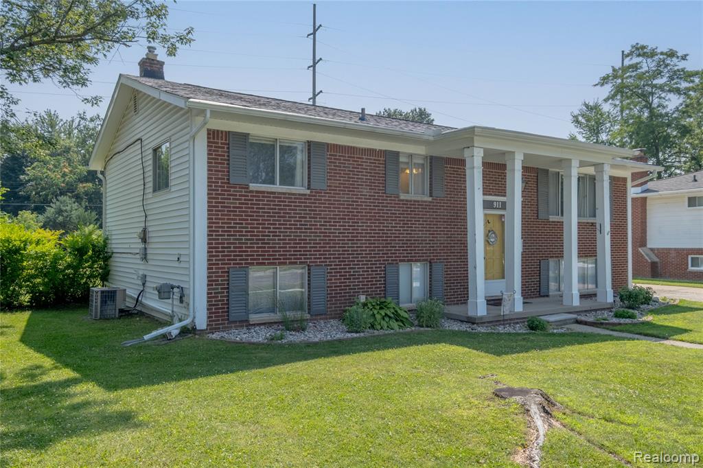 911 Worchester Drive, Fenton, MI 48430 — Photo 4