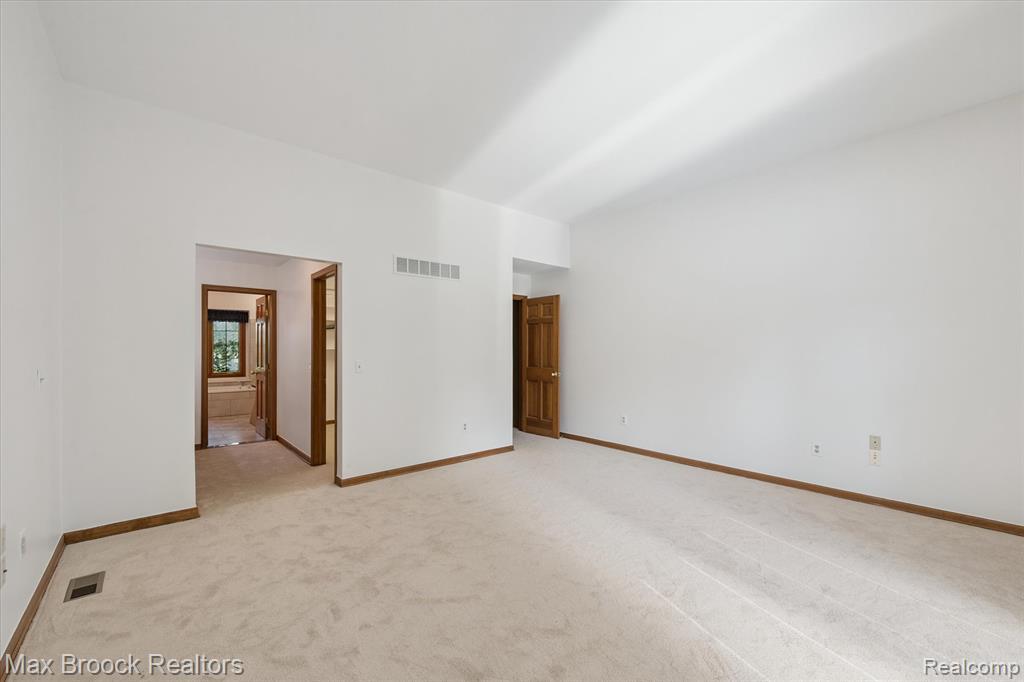 8936 Salem Farms Drive, South Lyon, MI 48178 — Photo 42