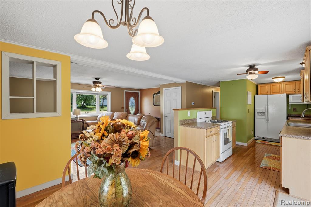 608 Snyder Road, Highland, MI — Photo 7