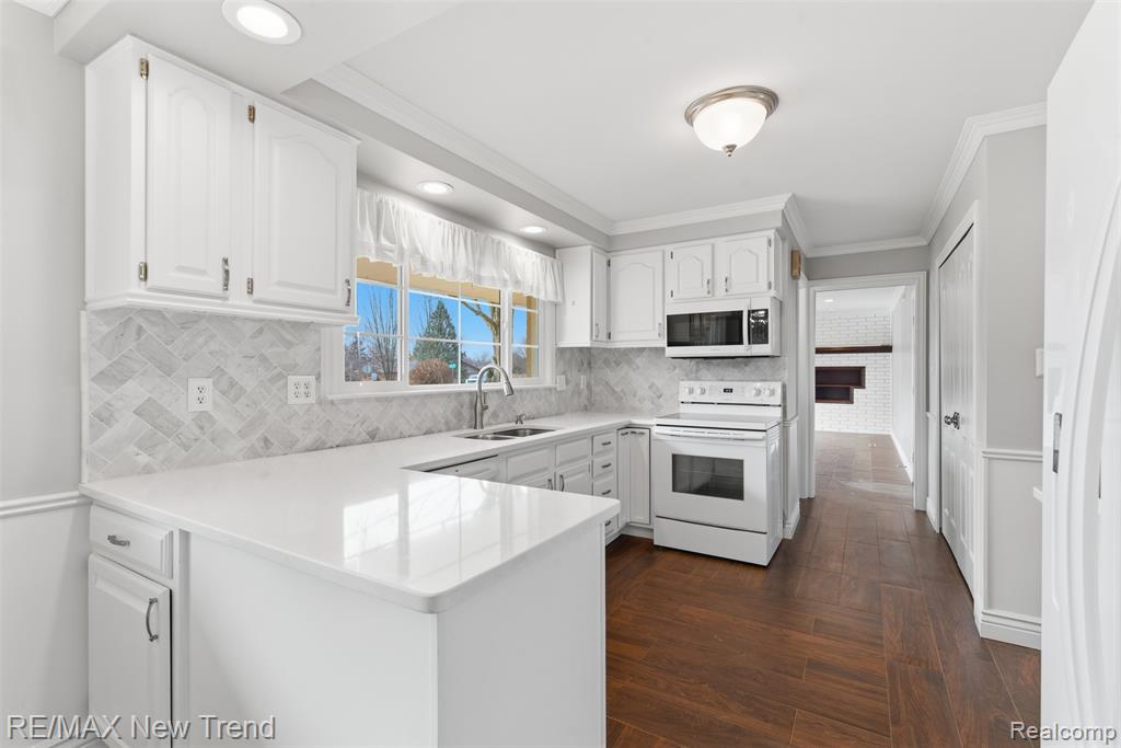 1043 Westview Road, Bloomfield Hills, MI 48304 — Photo 19